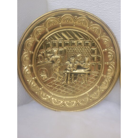 Set of 2 Tavern Scene 3D Brass Colored Tin Wall Hanging Plates - Picture 2 of 7